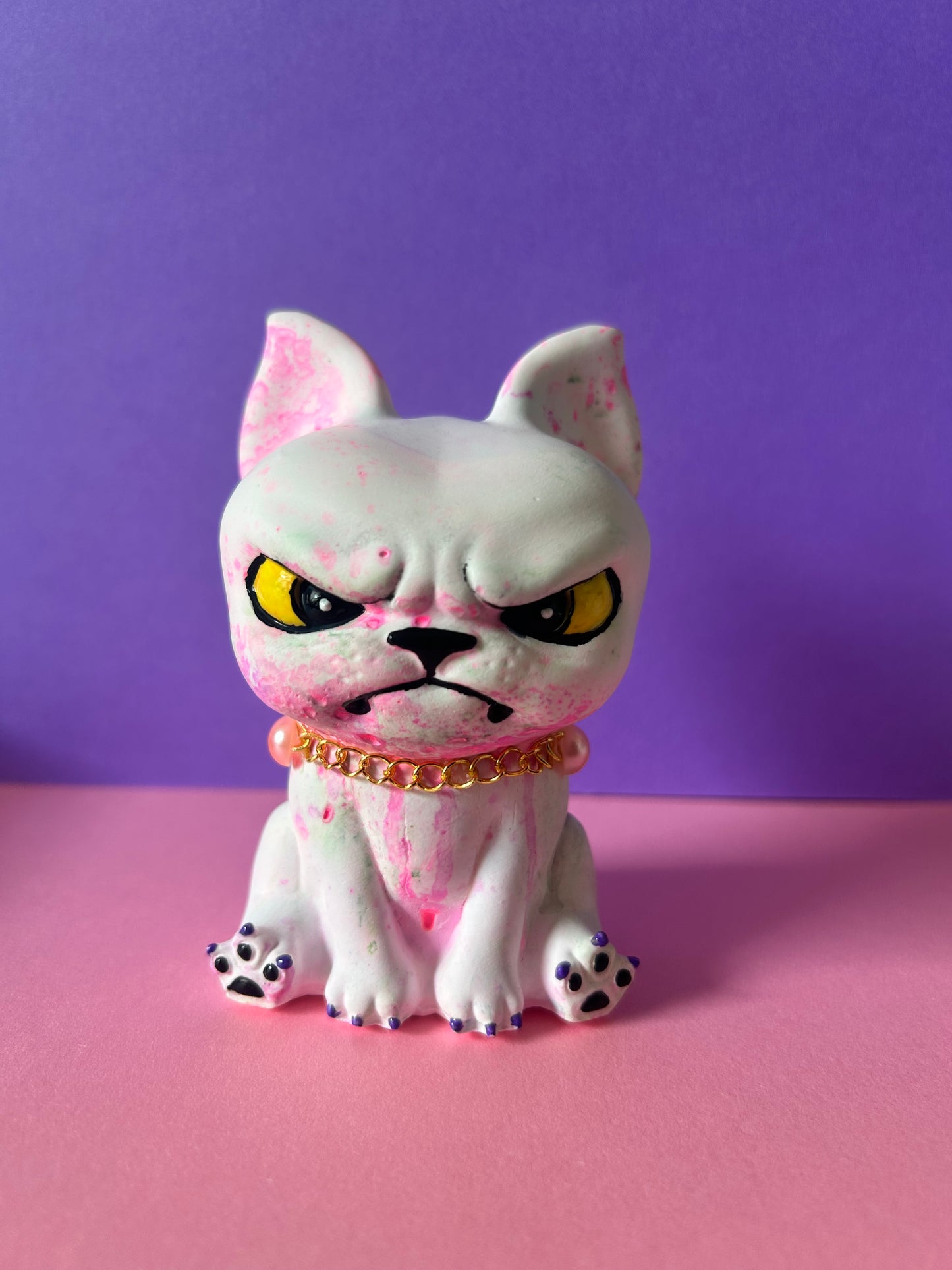 Angry cat -pink